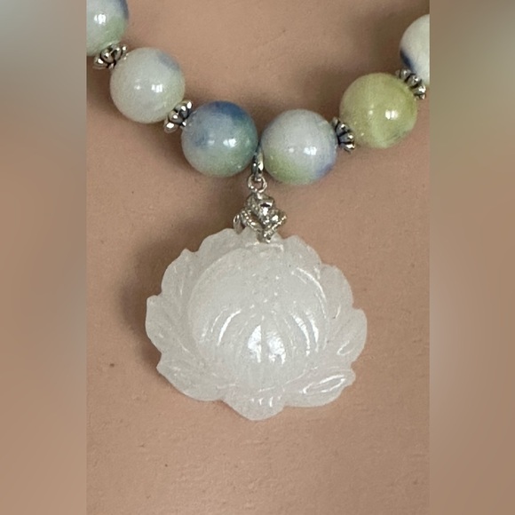 20 inch Jade and Chalcedony bead necklace NWOT - Picture 10 of 10
